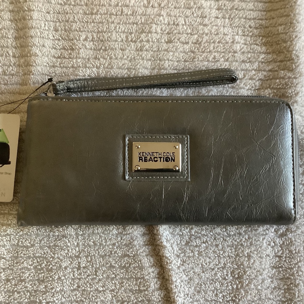 NWT Kenneth Cole Reaction Wallet